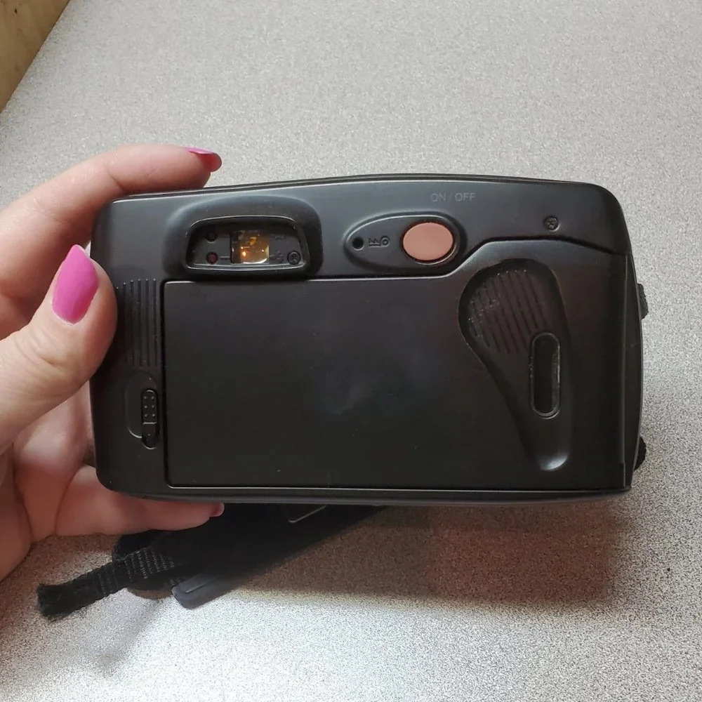 Samsung Maxima Zoom 80i Point & Shoot 35mm Film Camera (Case & Manual Included)
